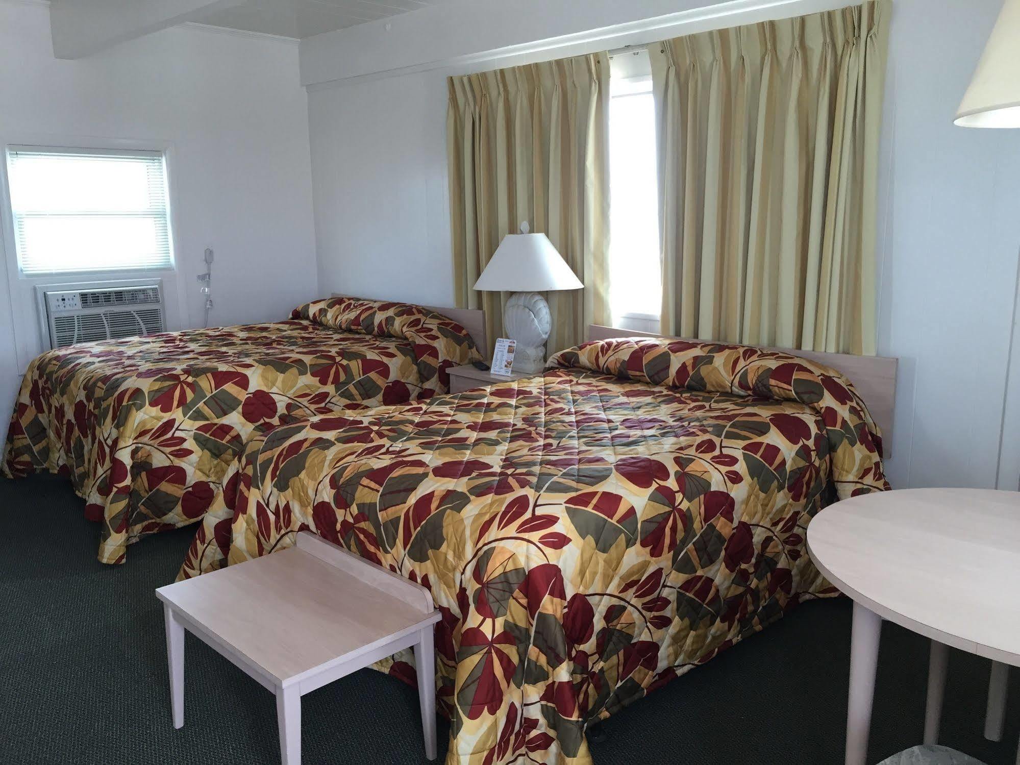 Fish Tales Boardwalk Inn & Ocean Mecca Motel