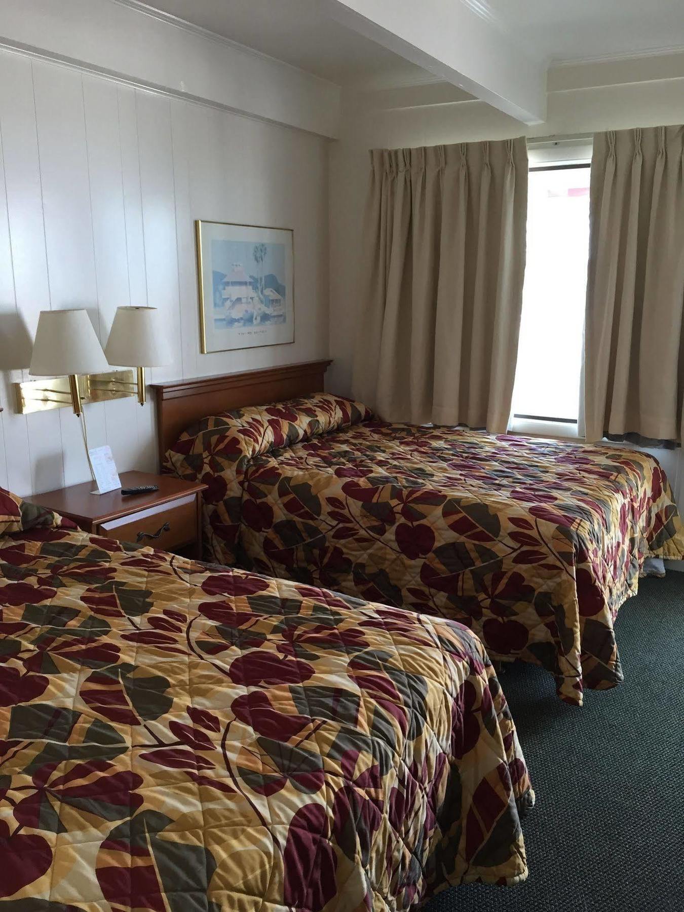 Fish Tales Boardwalk Inn & Ocean Mecca Motel 3* Ocean City