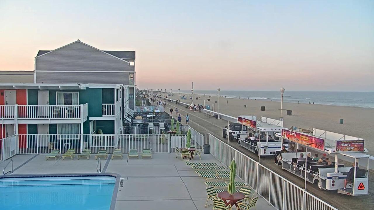 Ocean Mecca Motel&fish Tales Boardwalk